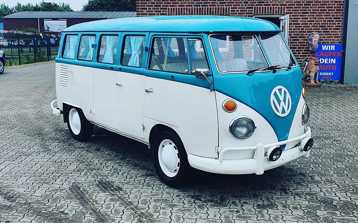 Klassischer VW Bulli bei Speed-Bike